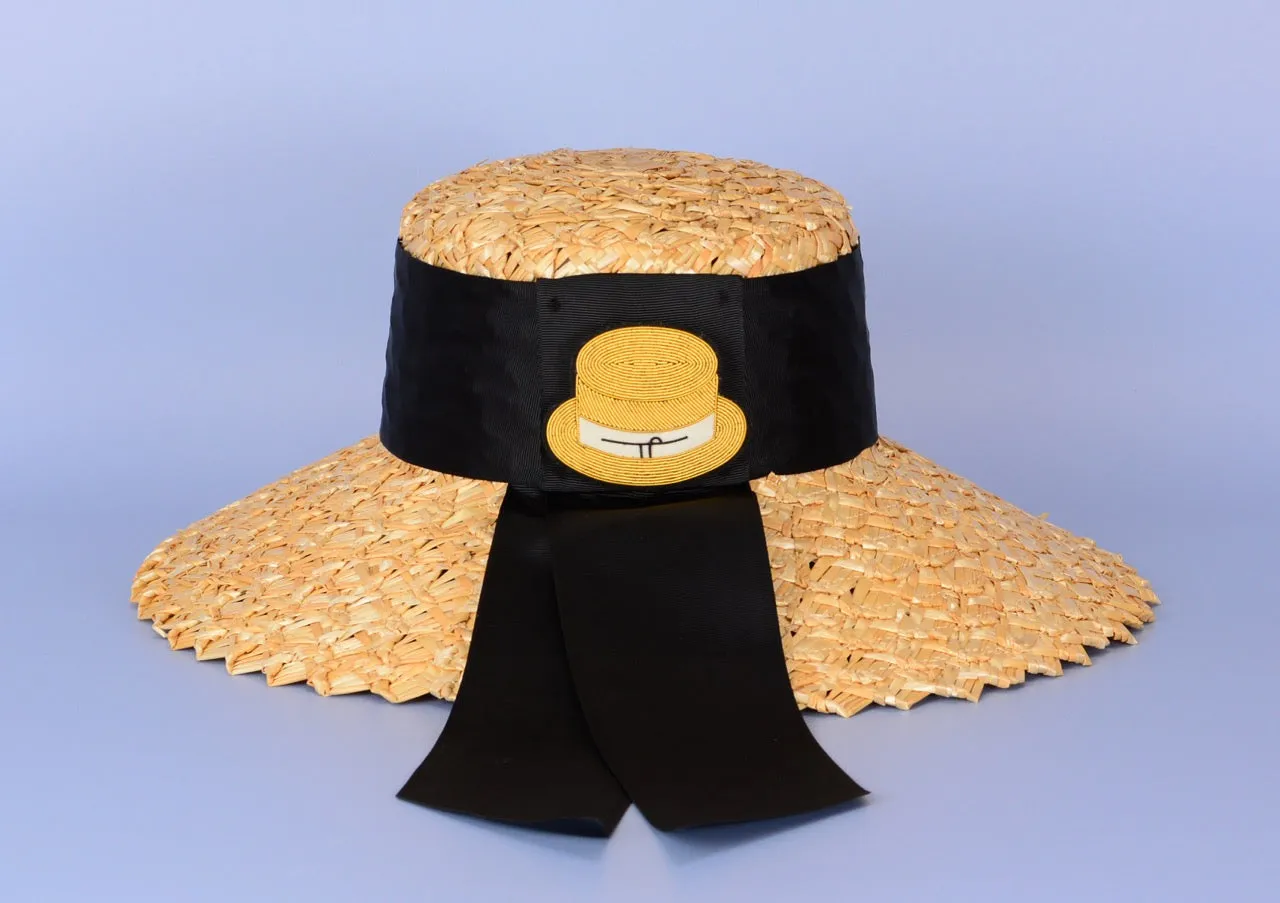 Beach Bucket Hat With Black Tail