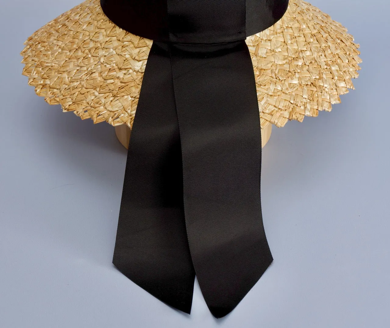 Beach Bucket Hat With Black Tail