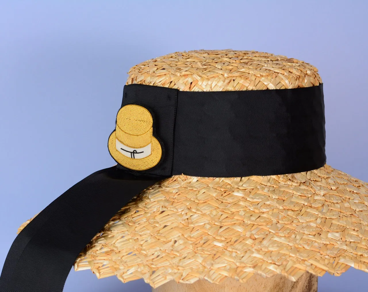 Beach Bucket Hat With Black Tail