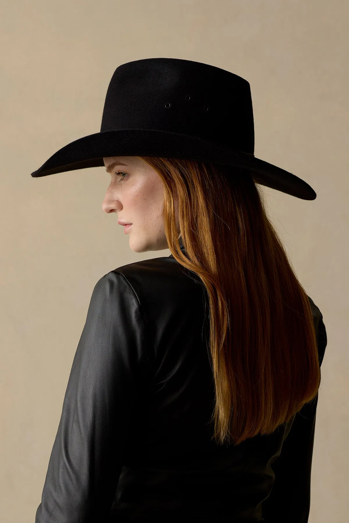 Golden Spur Black